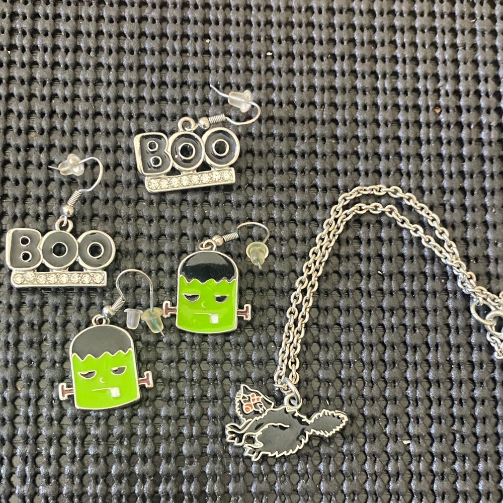 Halloween jewelry lot